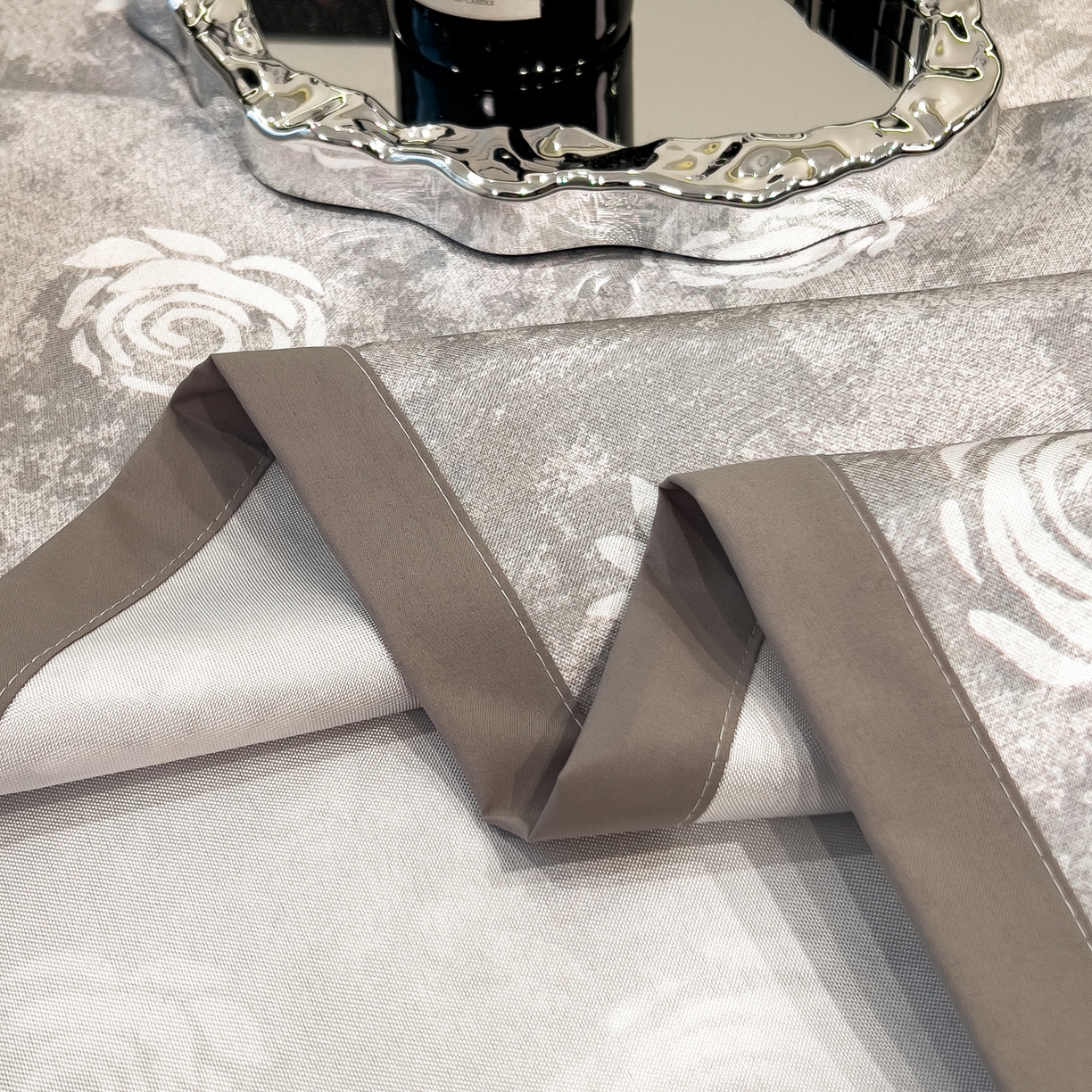 91家纺网 家纺一手货源 找家纺 梵克保罗 2026春夏新款凉感冰丝凉席床单款凉席三件套 予光