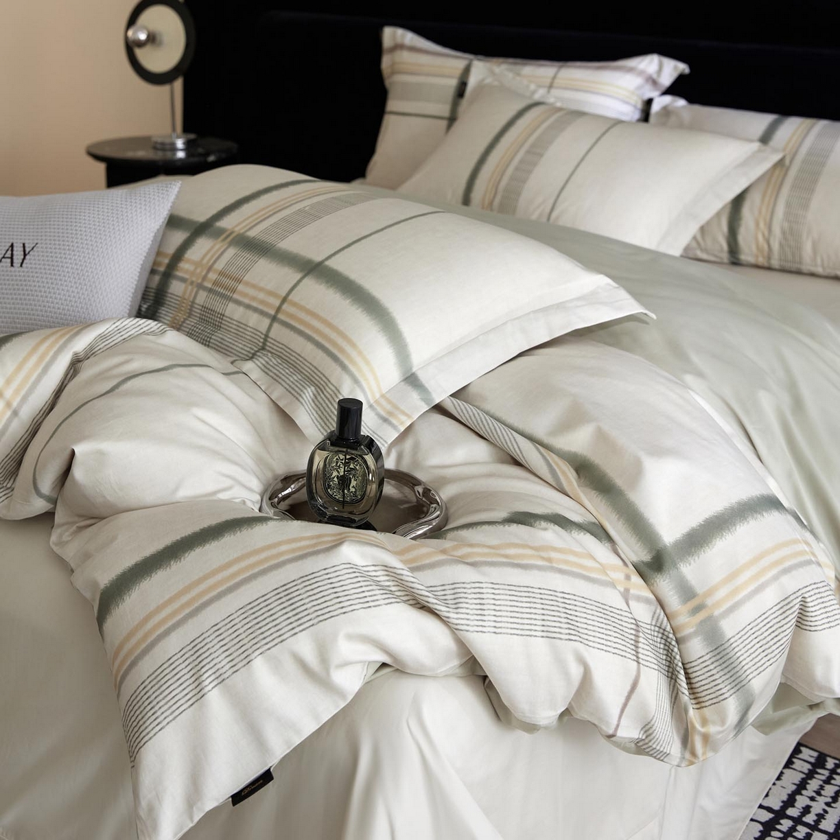 91家纺网 家纺一手货源 找家纺 帅露家纺 2026新款全棉60支长绒棉数码印花四件套 品格绿