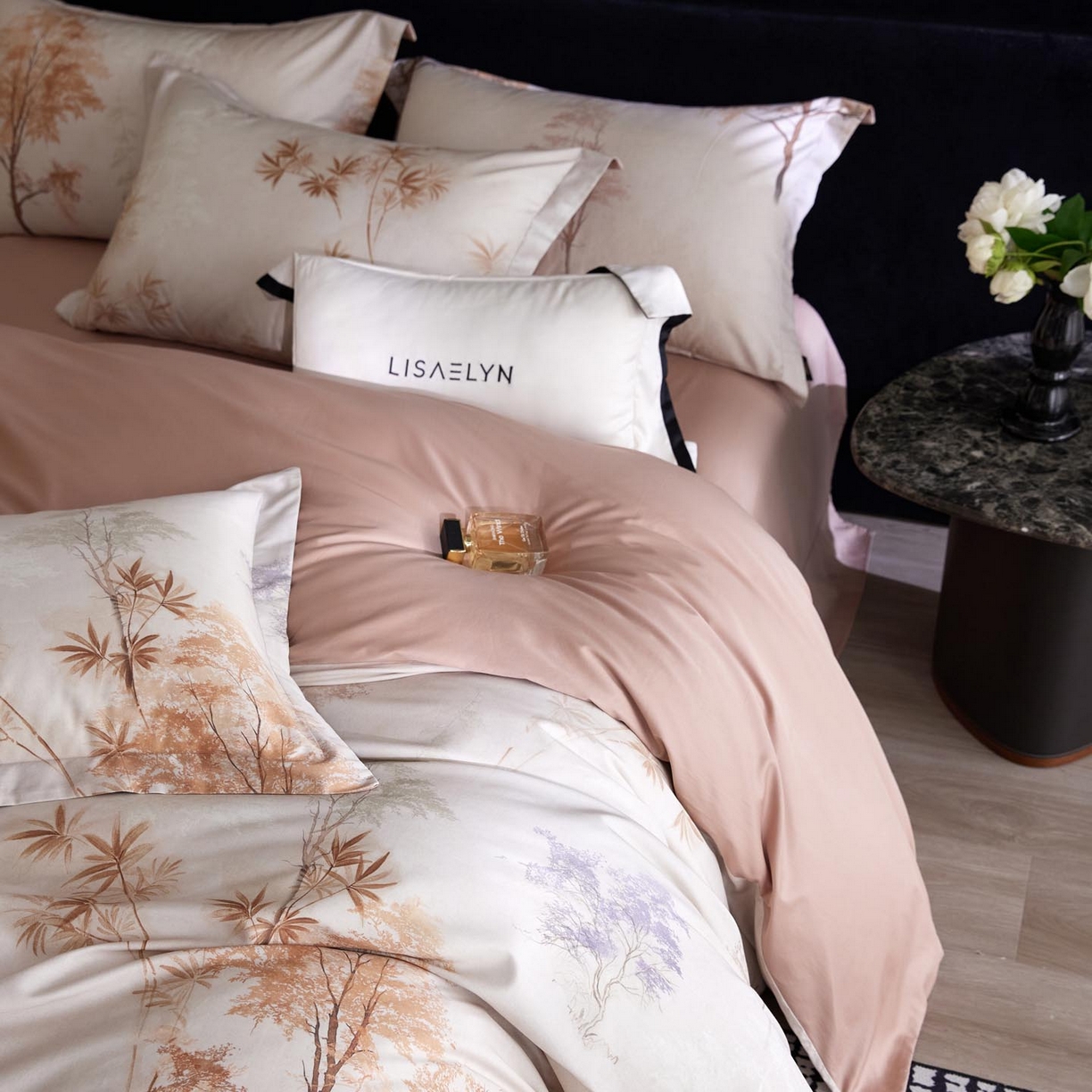 91家纺网 家纺一手货源 找家纺 帅露家纺 2026新款全棉60支长绒棉数码印花四件套 森屿咖