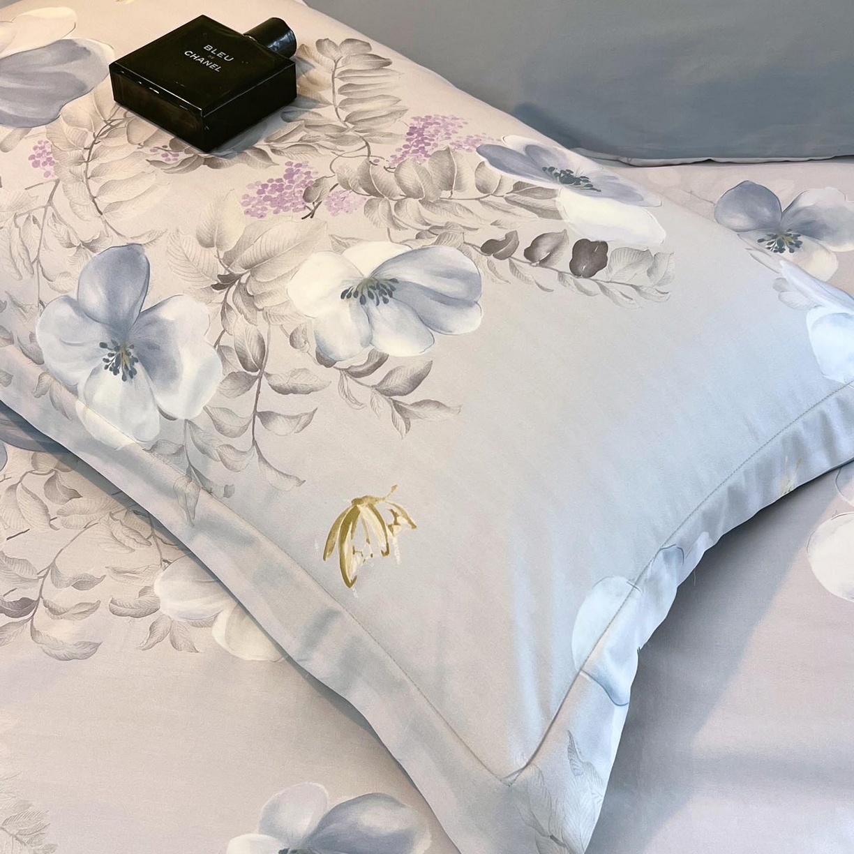 91家纺网 家纺一手货源 找家纺 帅露家纺 2026新款全棉60支长绒棉数码印花四件套 溪悦