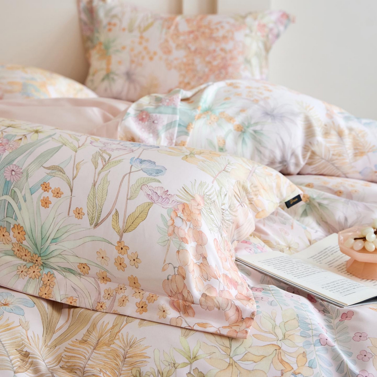 91家纺网 家纺一手货源 找家纺 帅露家纺 2026新款全棉60支长绒棉数码印花四件套 伊甸园