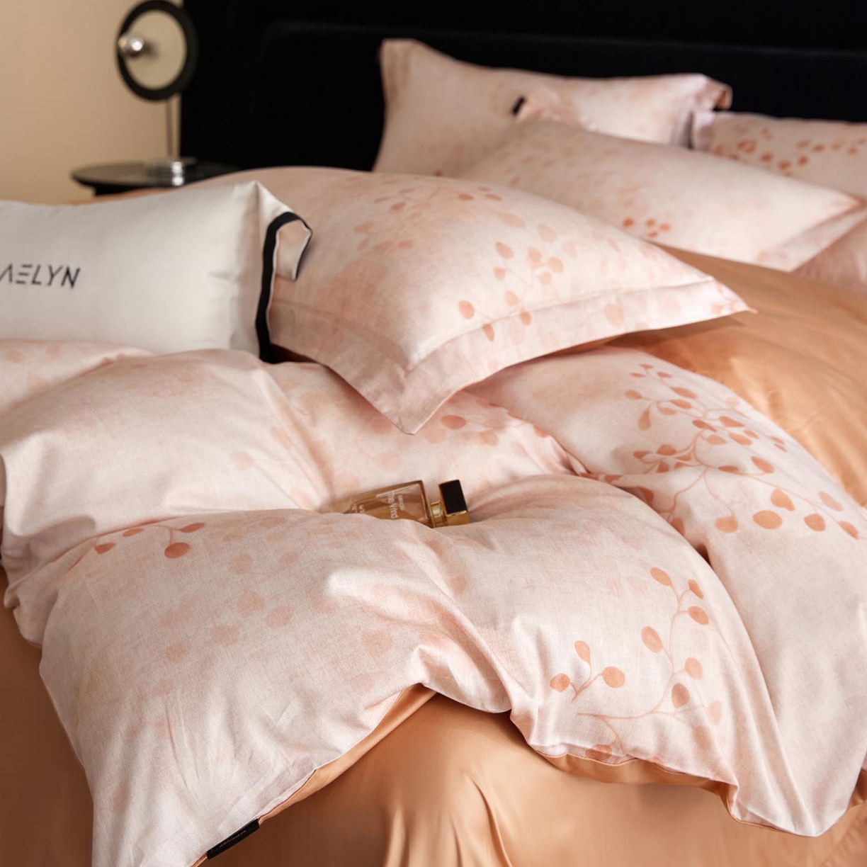 91家纺网 家纺一手货源 找家纺 帅露家纺 2026新款全棉60支长绒棉数码印花四件套 原野-桔