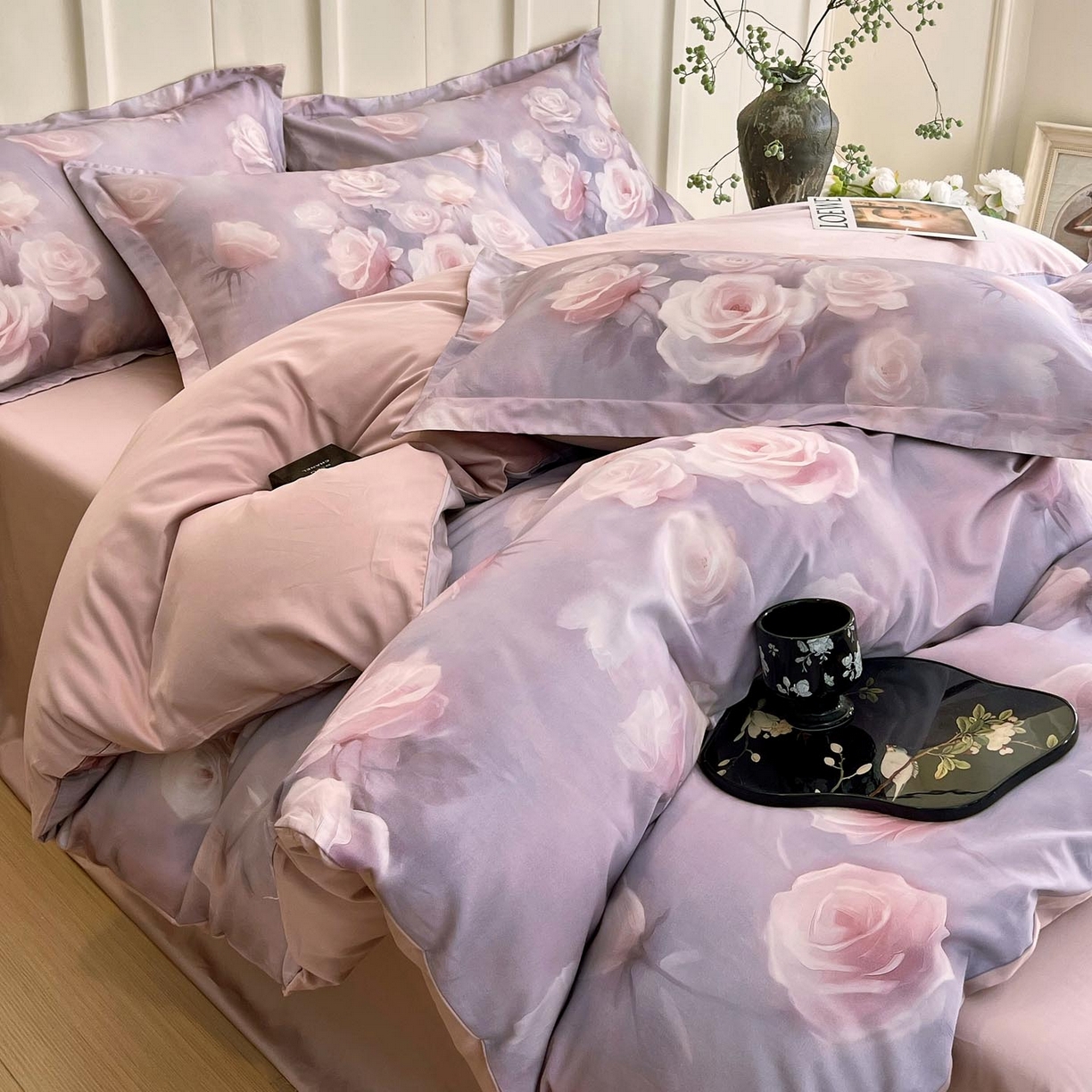 91家纺网 家纺一手货源 找家纺 帅露家纺 2026新款全棉60支长绒棉数码印花四件套 韵彩 紫