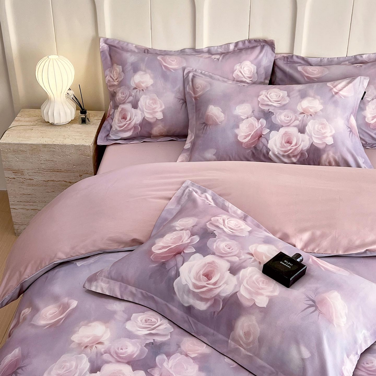 91家纺网 家纺一手货源 找家纺 帅露家纺 2026新款全棉60支长绒棉数码印花四件套 韵彩 紫