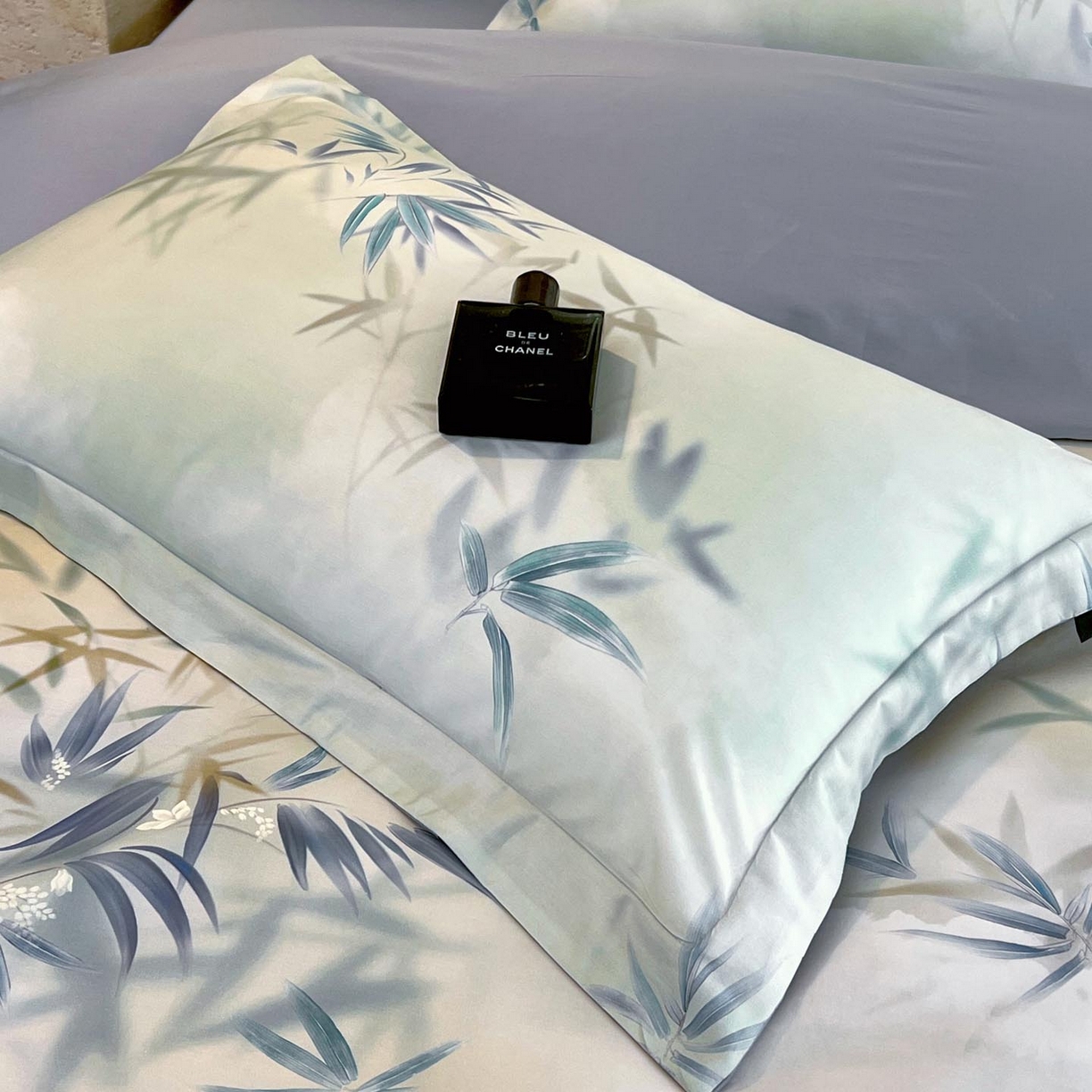 91家纺网 家纺一手货源 找家纺 帅露家纺 2026新款全棉60支长绒棉数码印花四件套 竹野诗叶