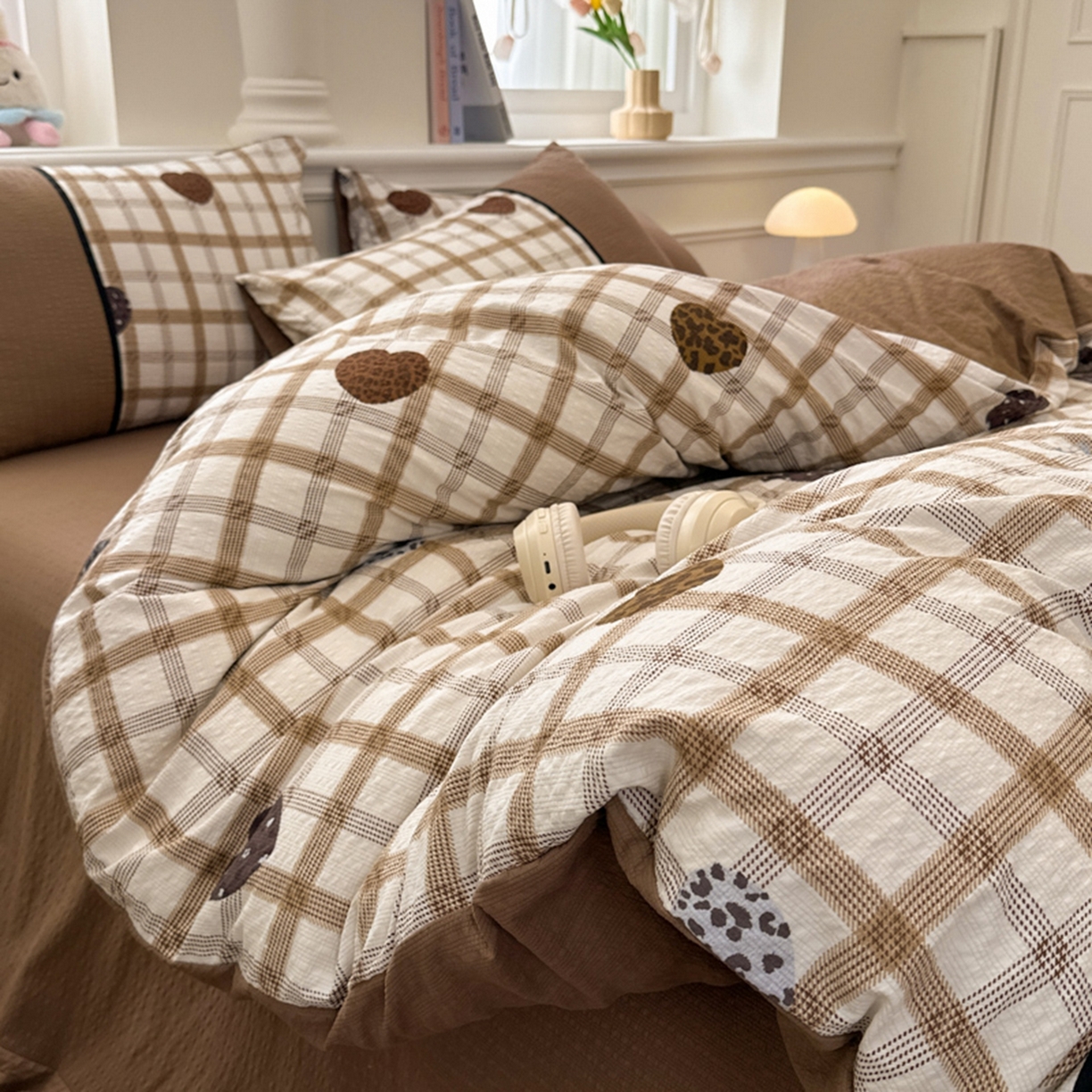 91家纺网 家纺一手货源 找家纺 诺梵家纺 2026春夏新品高克重拼接泡芙纱泡泡皱皱纱四件套 豹心日记