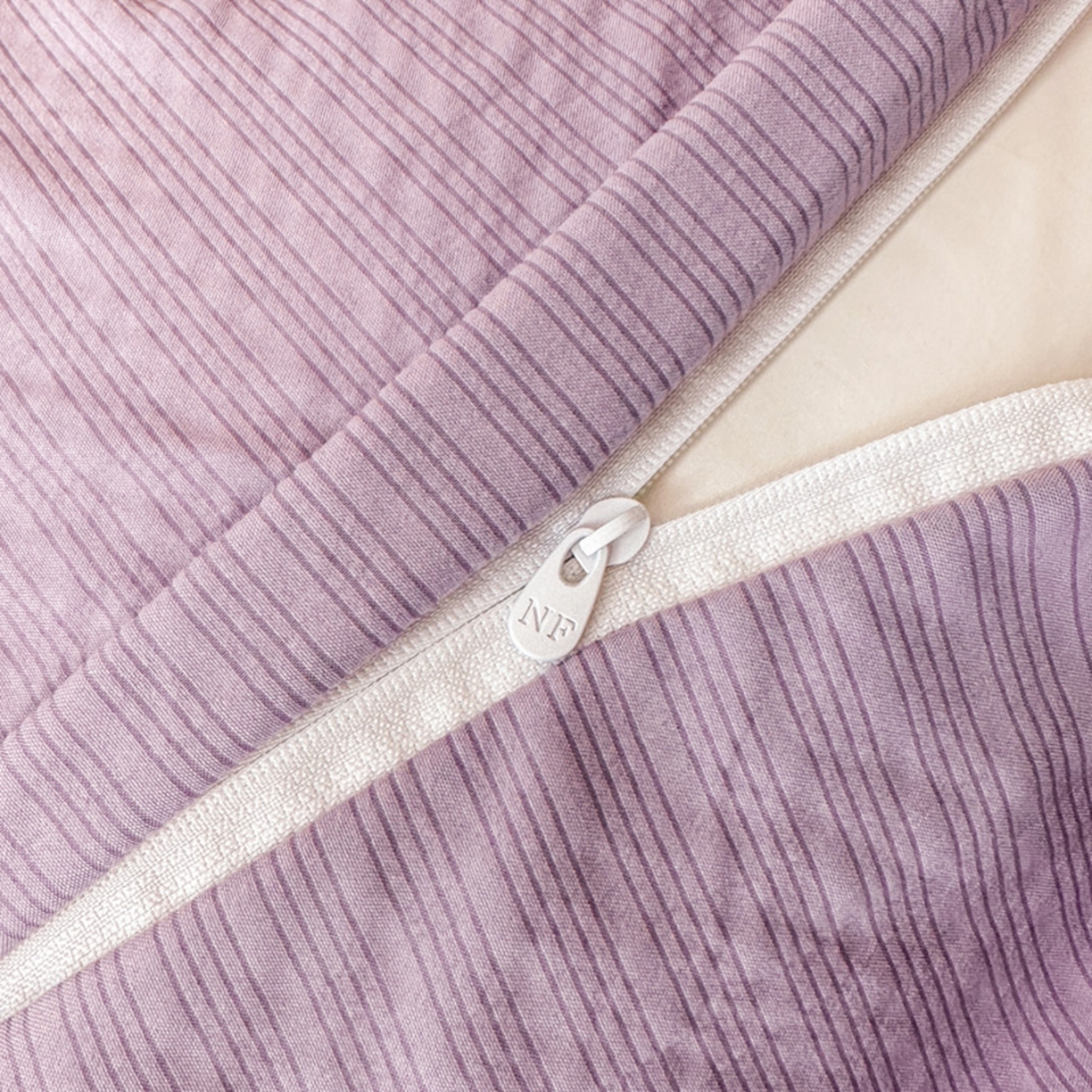 91家纺网 家纺一手货源 找家纺 诺梵家纺 2026春夏新品高克重拼接泡芙纱泡泡皱皱纱四件套 春日花信