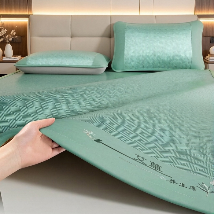 好艺佳毛毯 2026新款艾草凉席冰丝席绣花高密碳光软席PE饼干花三件套学生宿舍可机洗水洗 艾草冰丝席-薄荷绿