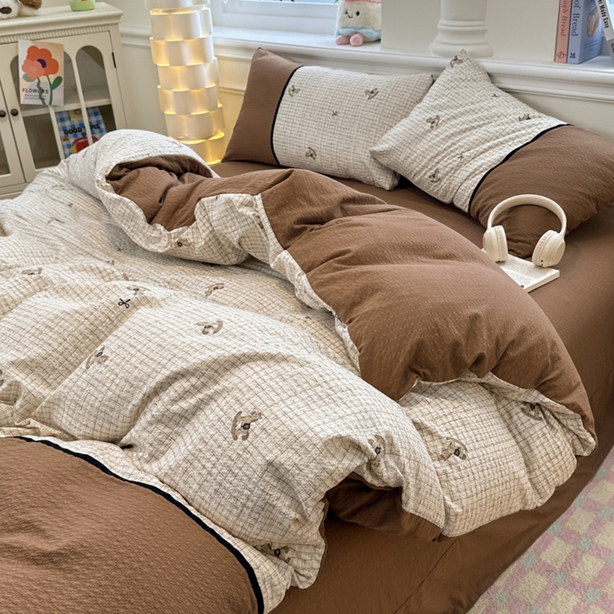 91家纺网 家纺一手货源 找家纺 诺梵家纺 2026春夏新品高克重拼接泡芙纱泡泡皱皱纱四件套 格纹木马