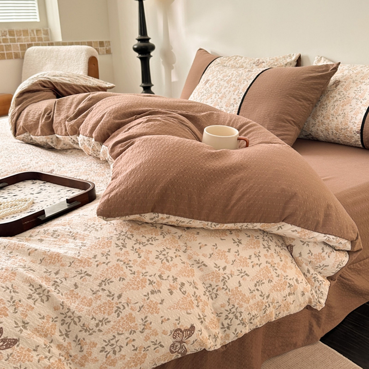 91家纺网 家纺一手货源 找家纺 诺梵家纺 2026春夏新品高克重拼接泡芙纱泡泡皱皱纱四件套 花蝶梦