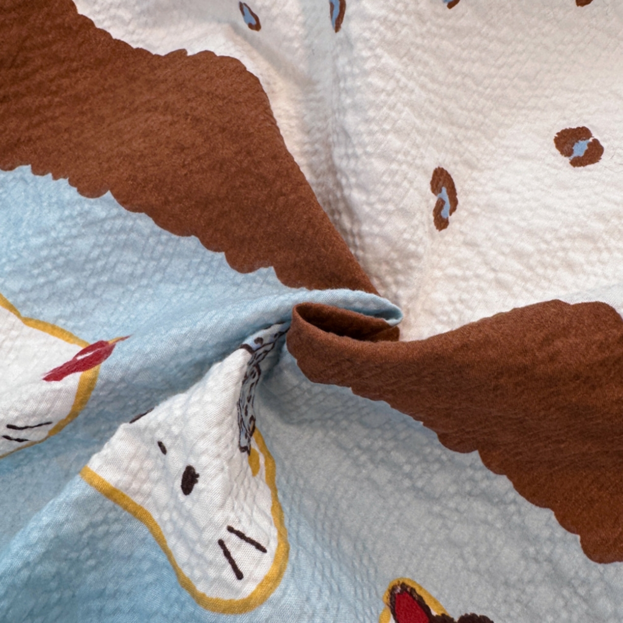 91家纺网 家纺一手货源 找家纺 诺梵家纺 2026春夏新品高克重拼接泡芙纱泡泡皱皱纱四件套 萌萌喵