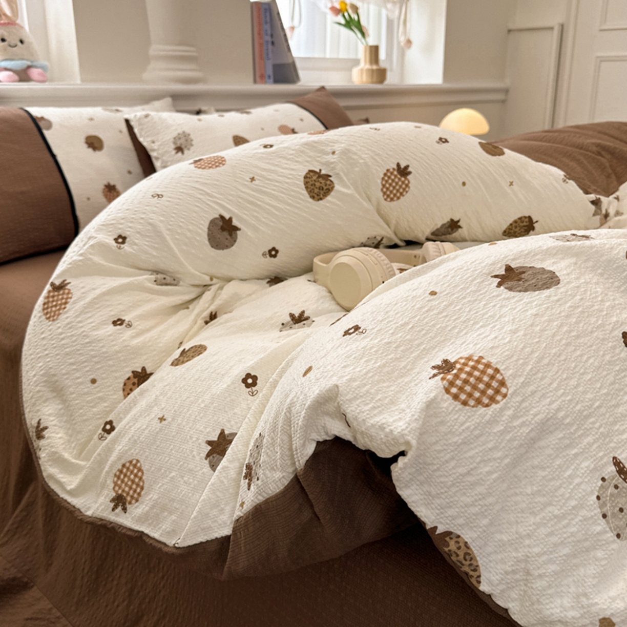 91家纺网 家纺一手货源 找家纺 诺梵家纺 2026春夏新品高克重拼接泡芙纱泡泡皱皱纱四件套 奶油草莓