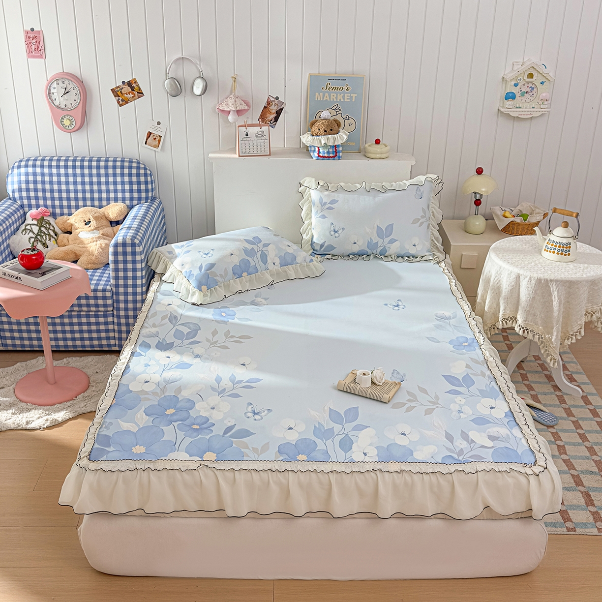 91家纺网 家纺一手货源 找家纺 川悦生活 2026新款凉豆豆凉感冰丝床裙三件套 海屿蝶梦