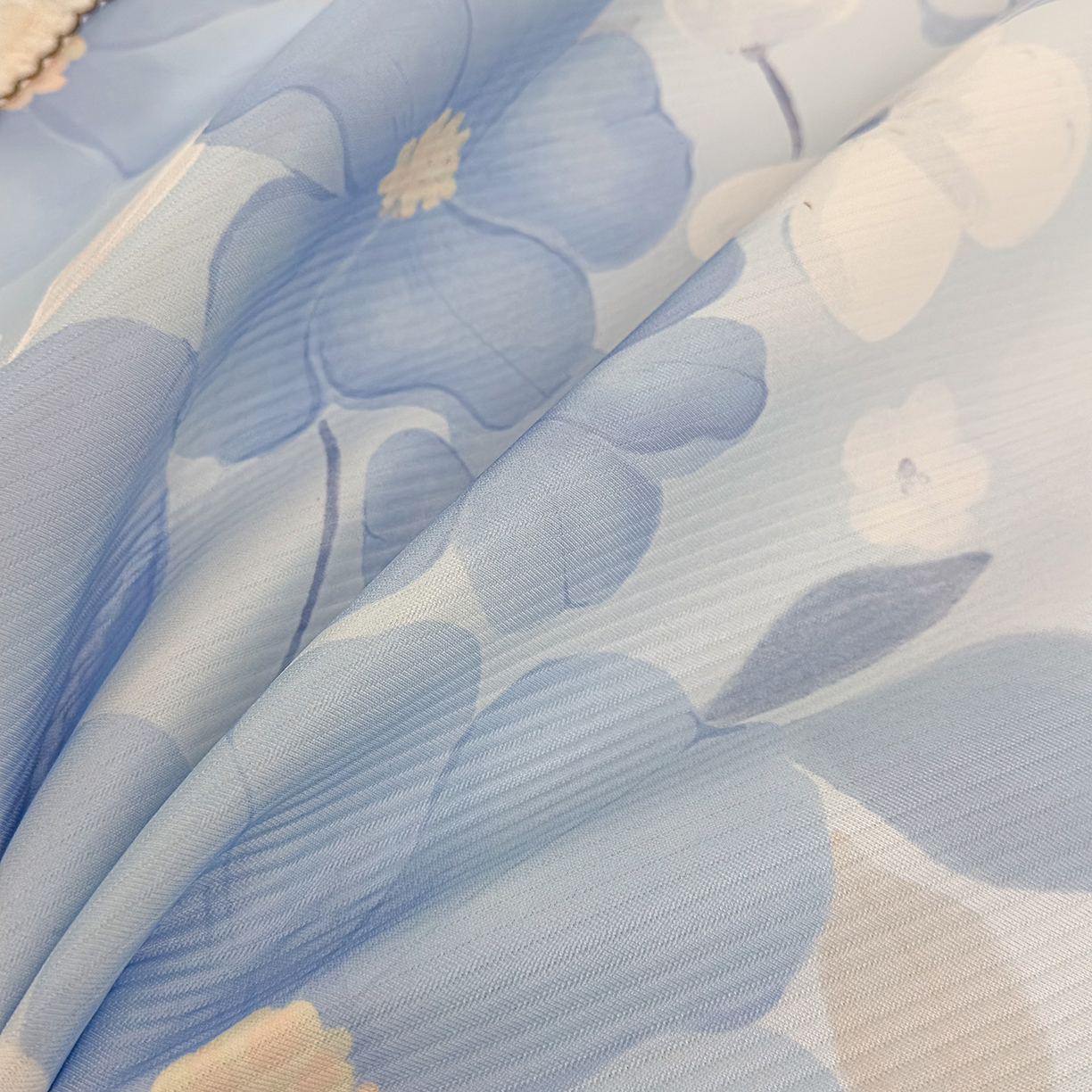 91家纺网 家纺一手货源 找家纺 川悦生活 2026新款凉豆豆凉感冰丝床裙三件套 海屿蝶梦