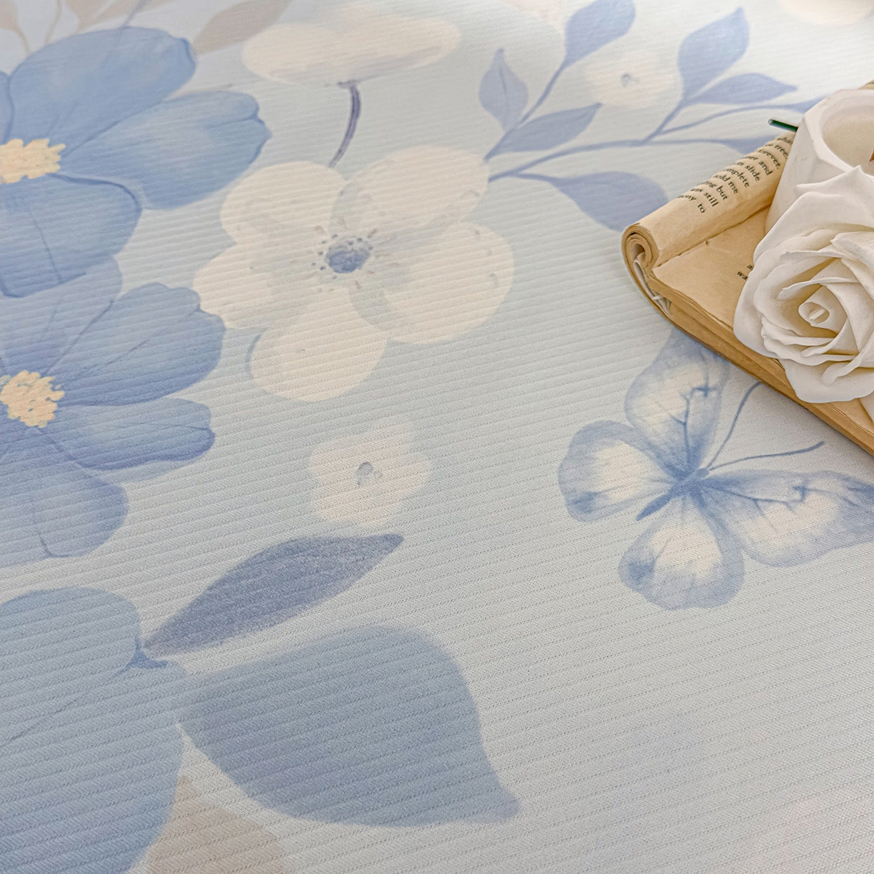 91家纺网 家纺一手货源 找家纺 川悦生活 2026新款凉豆豆凉感冰丝床裙三件套 海屿蝶梦