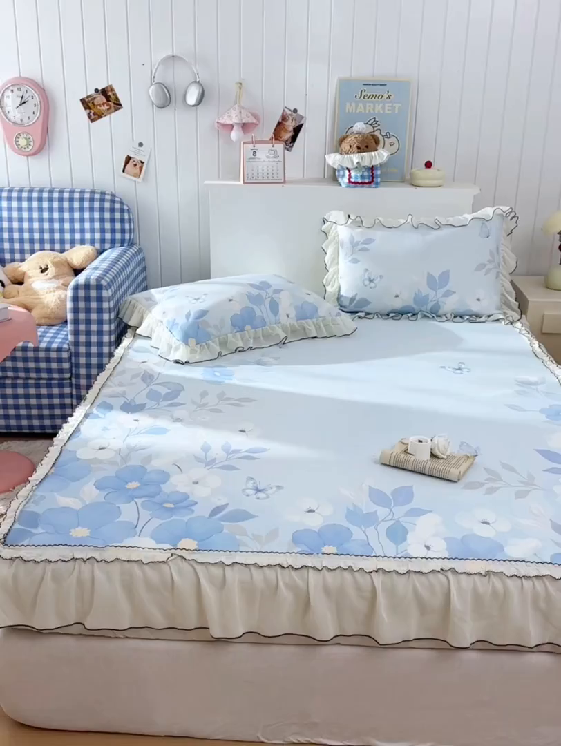 91家纺网 家纺一手货源 找家纺 川悦生活 2026新款凉豆豆凉感冰丝床裙三件套 海屿蝶梦