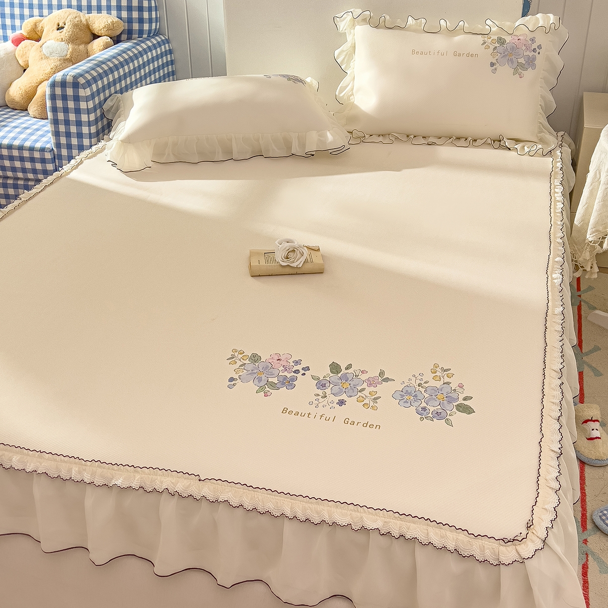 川悦生活 2026新款凉豆豆凉感冰丝床裙三件套 花朵满席