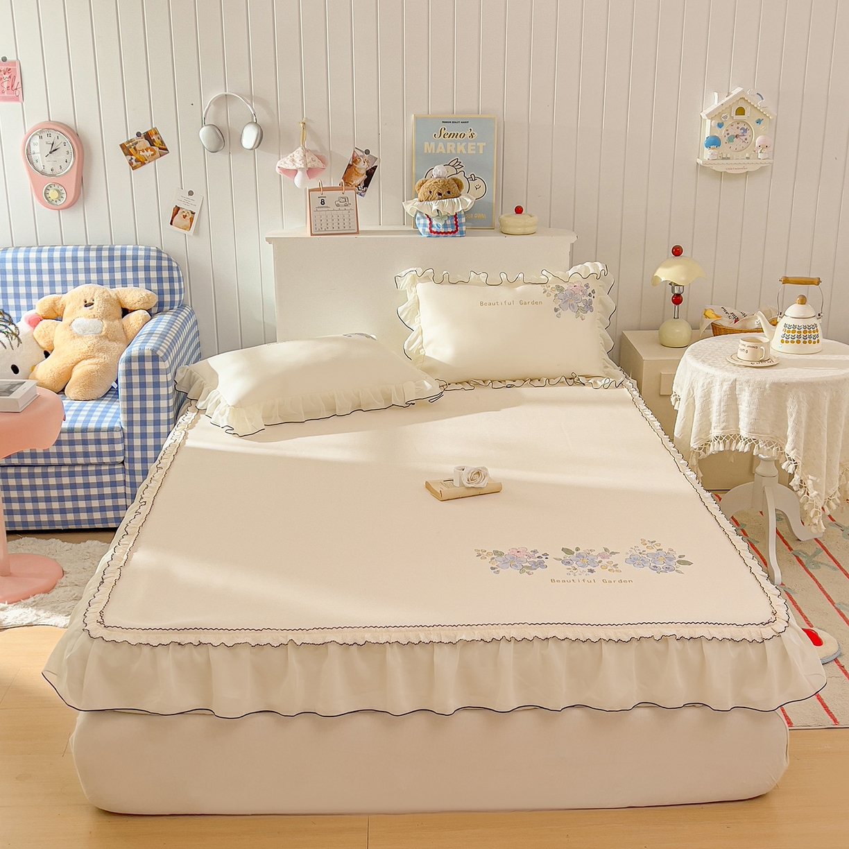 91家纺网 家纺一手货源 找家纺 川悦生活 2026新款凉豆豆凉感冰丝床裙三件套 花朵满席