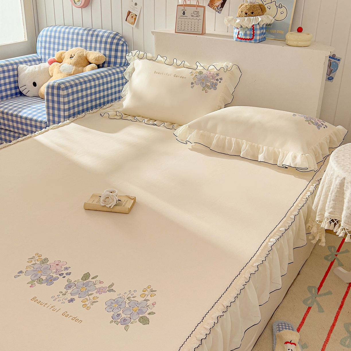 91家纺网 家纺一手货源 找家纺 川悦生活 2026新款凉豆豆凉感冰丝床裙三件套 花朵满席