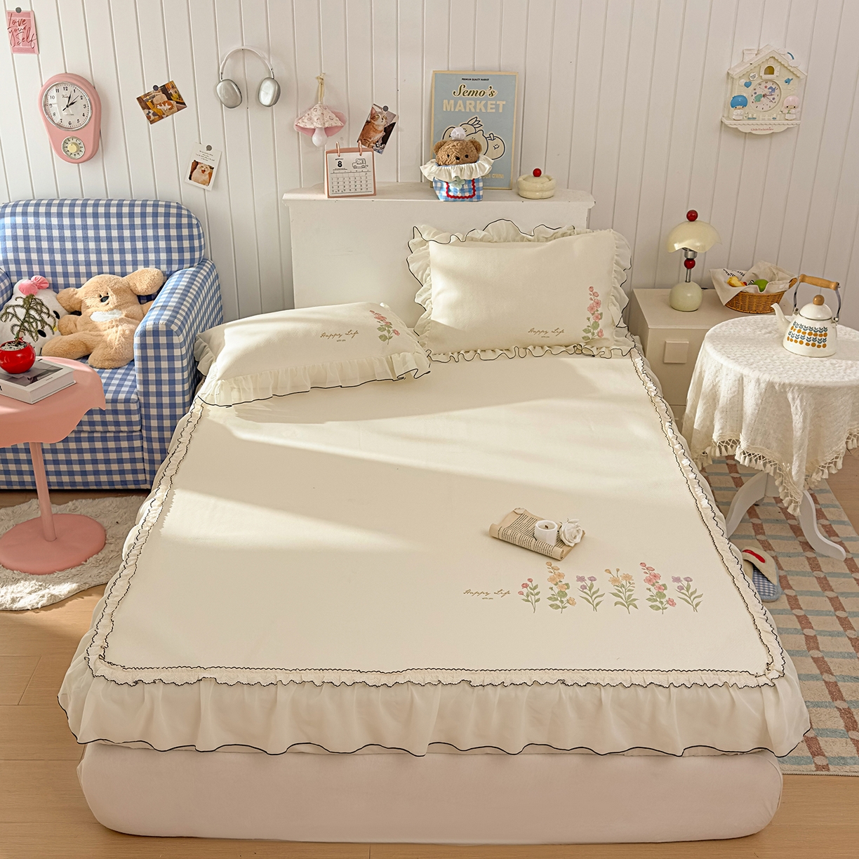 91家纺网 家纺一手货源 找家纺 川悦生活 2026新款凉豆豆凉感冰丝床裙三件套 花间小叙