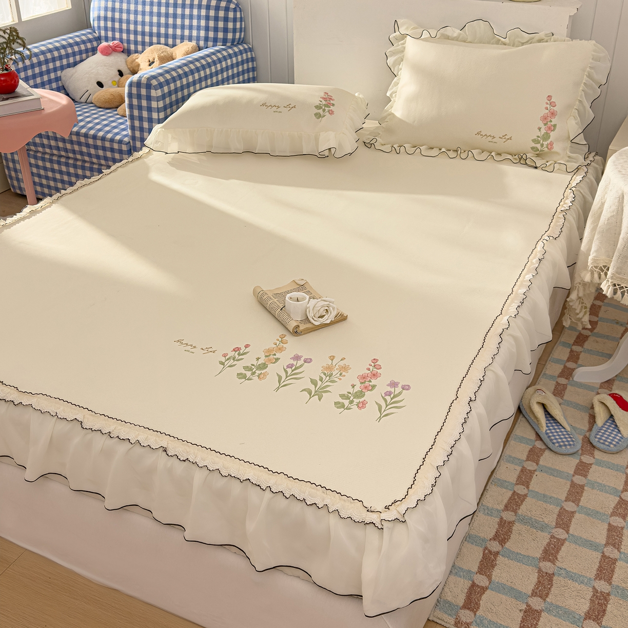 91家纺网 家纺一手货源 找家纺 川悦生活 2026新款凉豆豆凉感冰丝床裙三件套 花间小叙