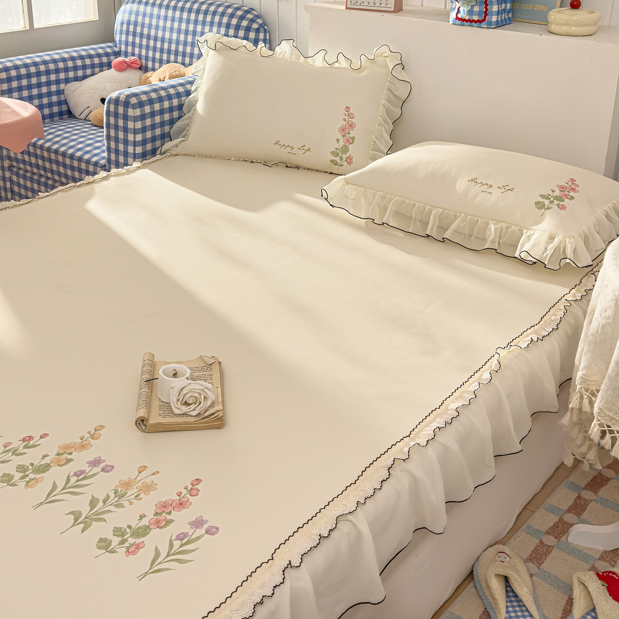 91家纺网 家纺一手货源 找家纺 川悦生活 2026新款凉豆豆凉感冰丝床裙三件套 花间小叙