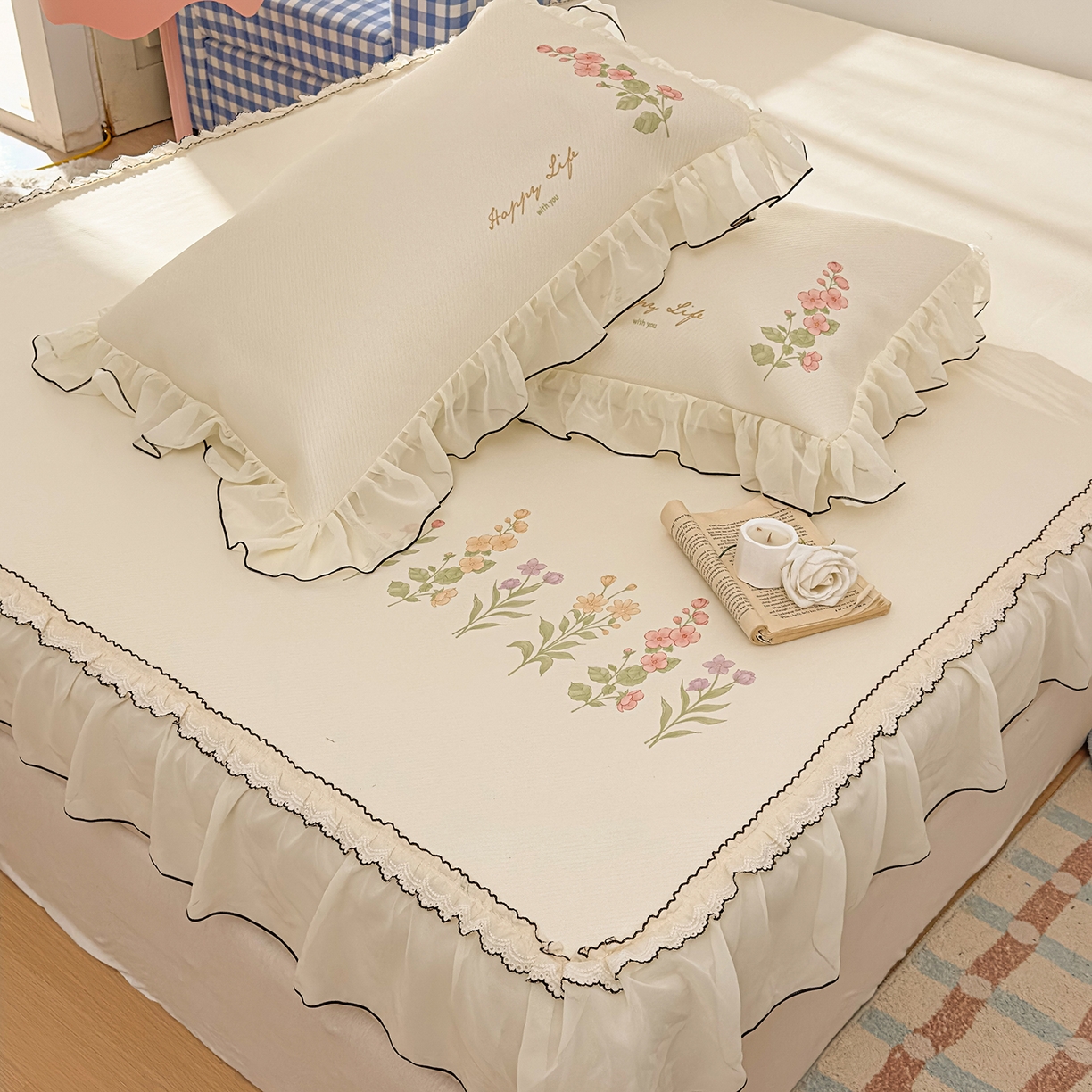 91家纺网 家纺一手货源 找家纺 川悦生活 2026新款凉豆豆凉感冰丝床裙三件套 花间小叙