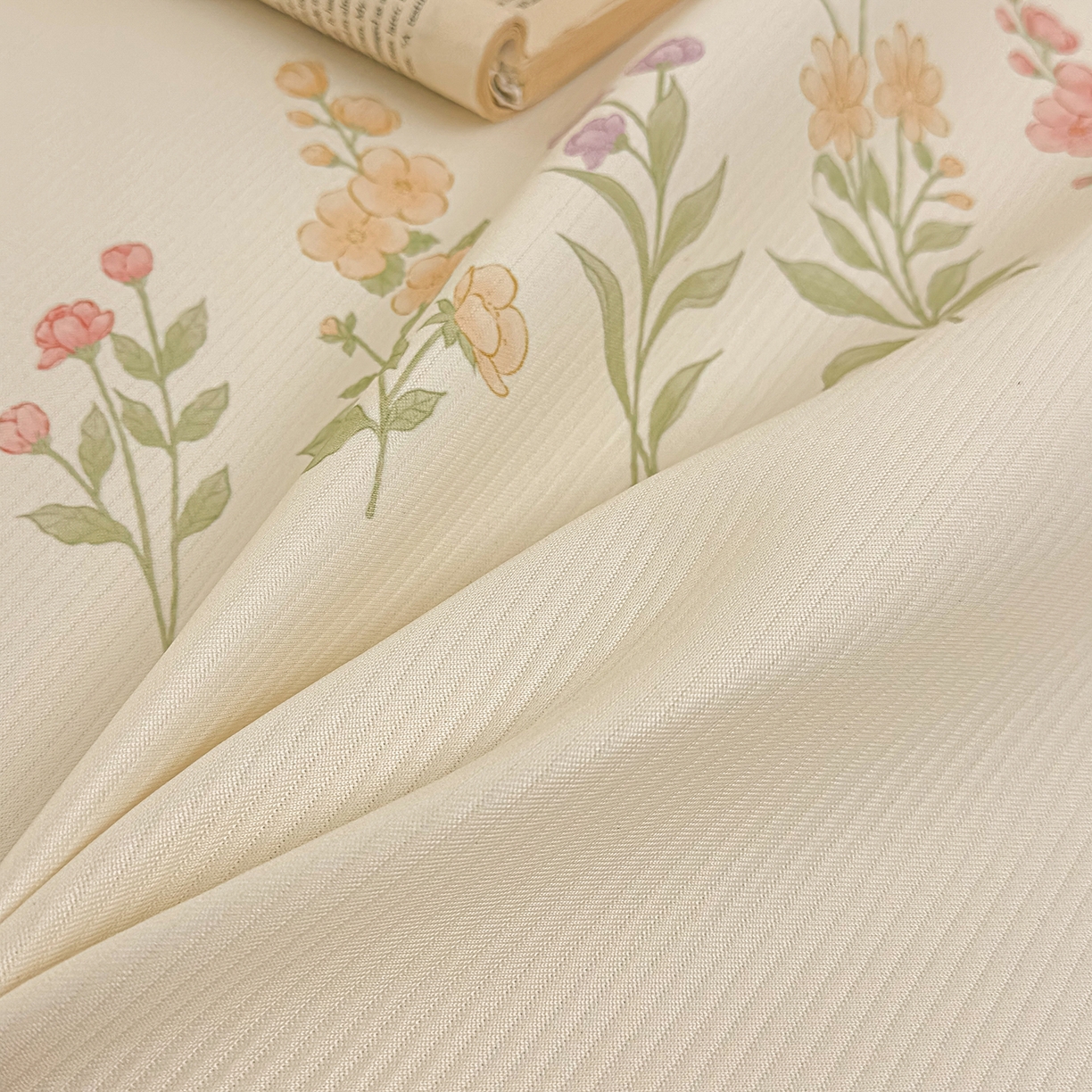 91家纺网 家纺一手货源 找家纺 川悦生活 2026新款凉豆豆凉感冰丝床裙三件套 花间小叙