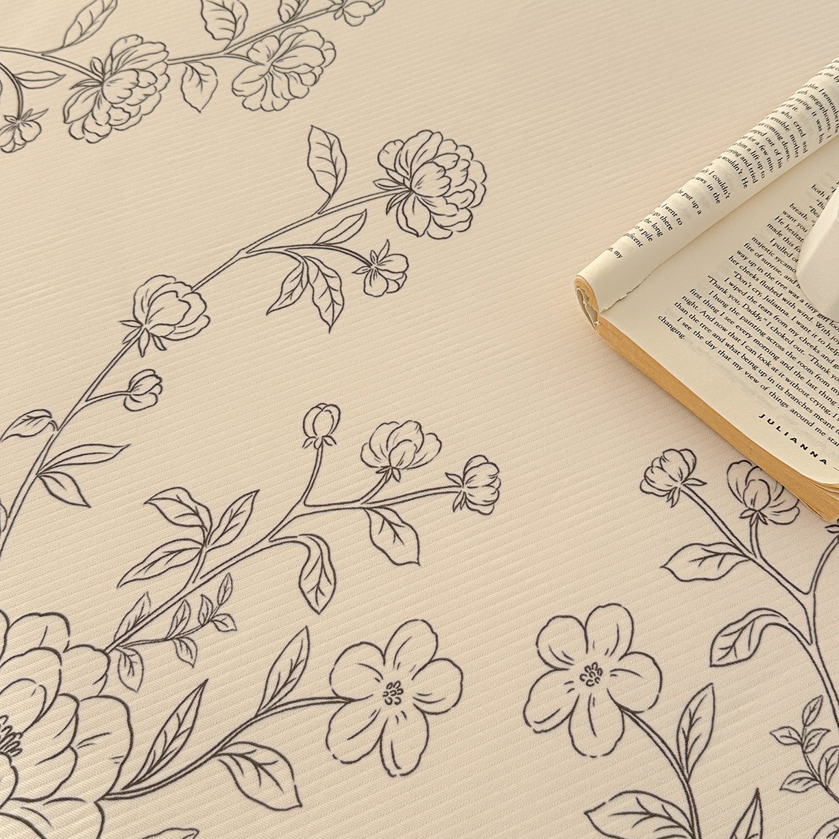 91家纺网 家纺一手货源 找家纺 川悦生活 2026新款凉豆豆凉感冰丝床裙三件套 墨枝春叙