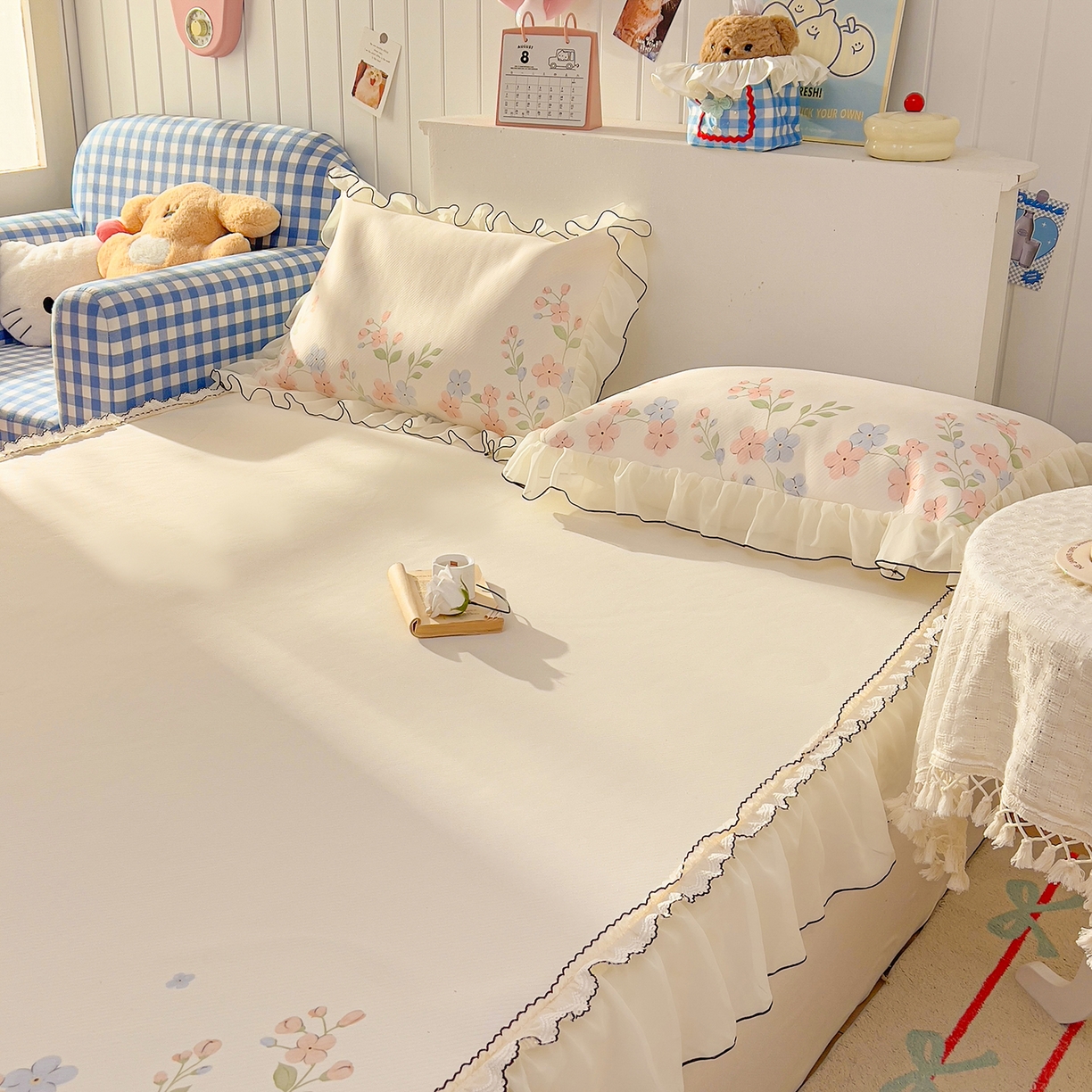 91家纺网 家纺一手货源 找家纺 川悦生活 2026新款凉豆豆凉感冰丝床裙三件套 奶芙粉蓝