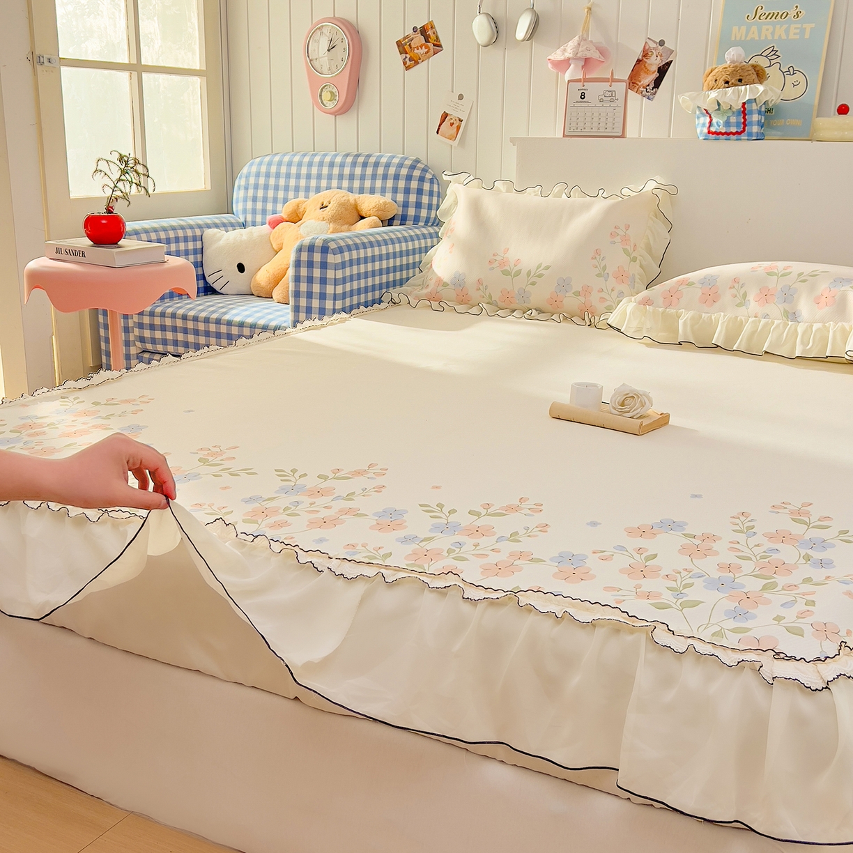 91家纺网 家纺一手货源 找家纺 川悦生活 2026新款凉豆豆凉感冰丝床裙三件套 奶芙粉蓝