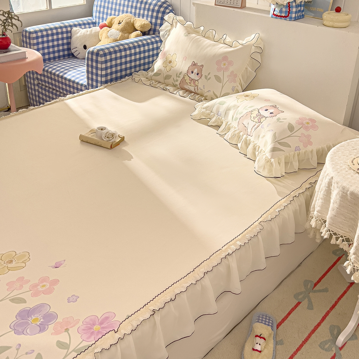 91家纺网 家纺一手货源 找家纺 川悦生活 2026新款凉豆豆凉感冰丝床裙三件套 软芙花眠