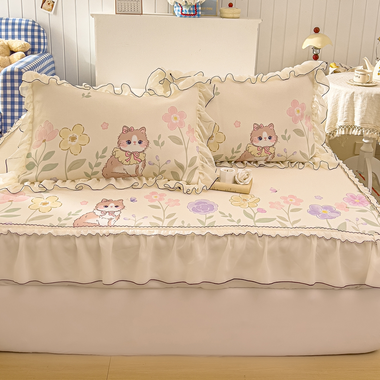 91家纺网 家纺一手货源 找家纺 川悦生活 2026新款凉豆豆凉感冰丝床裙三件套 软芙花眠