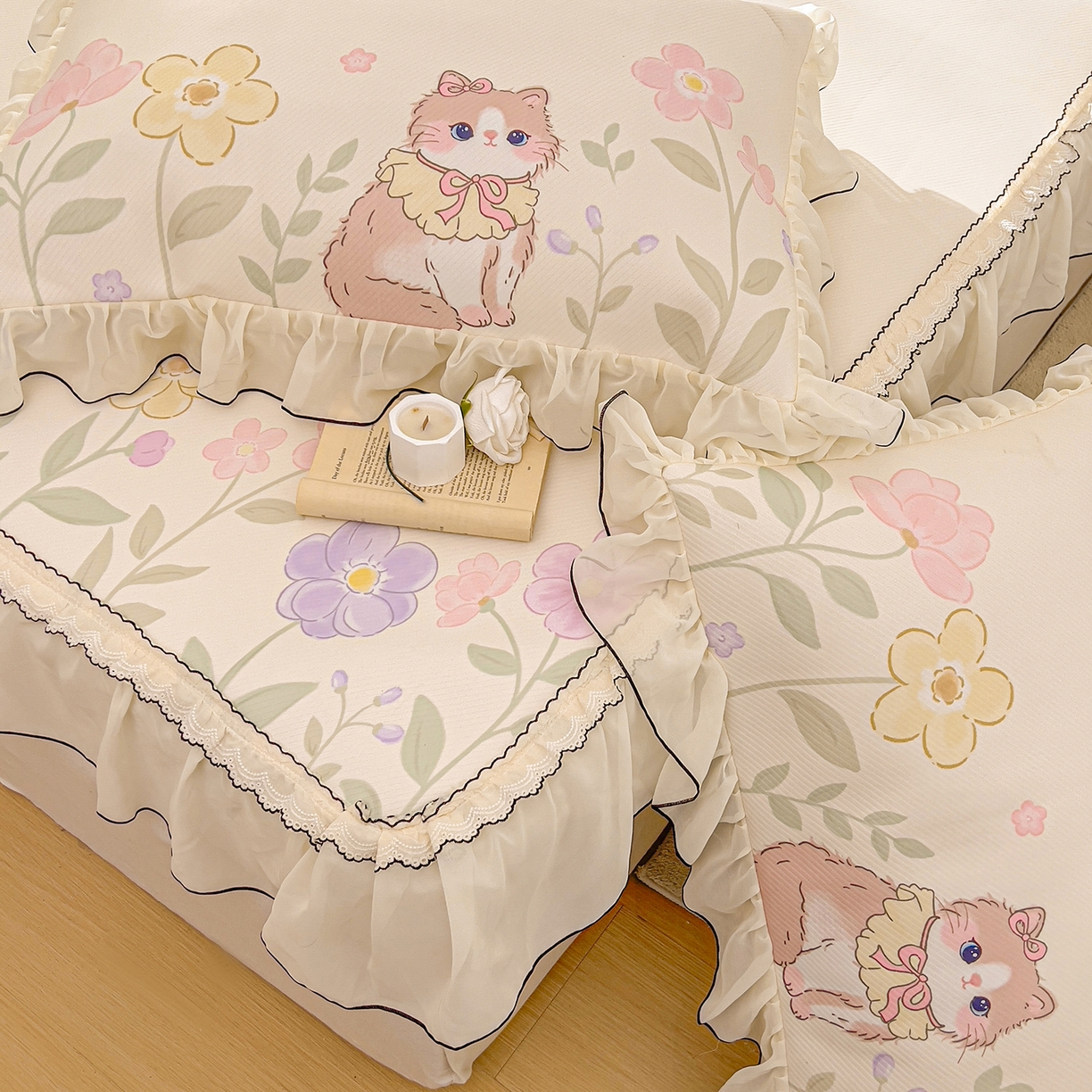 91家纺网 家纺一手货源 找家纺 川悦生活 2026新款凉豆豆凉感冰丝床裙三件套 软芙花眠