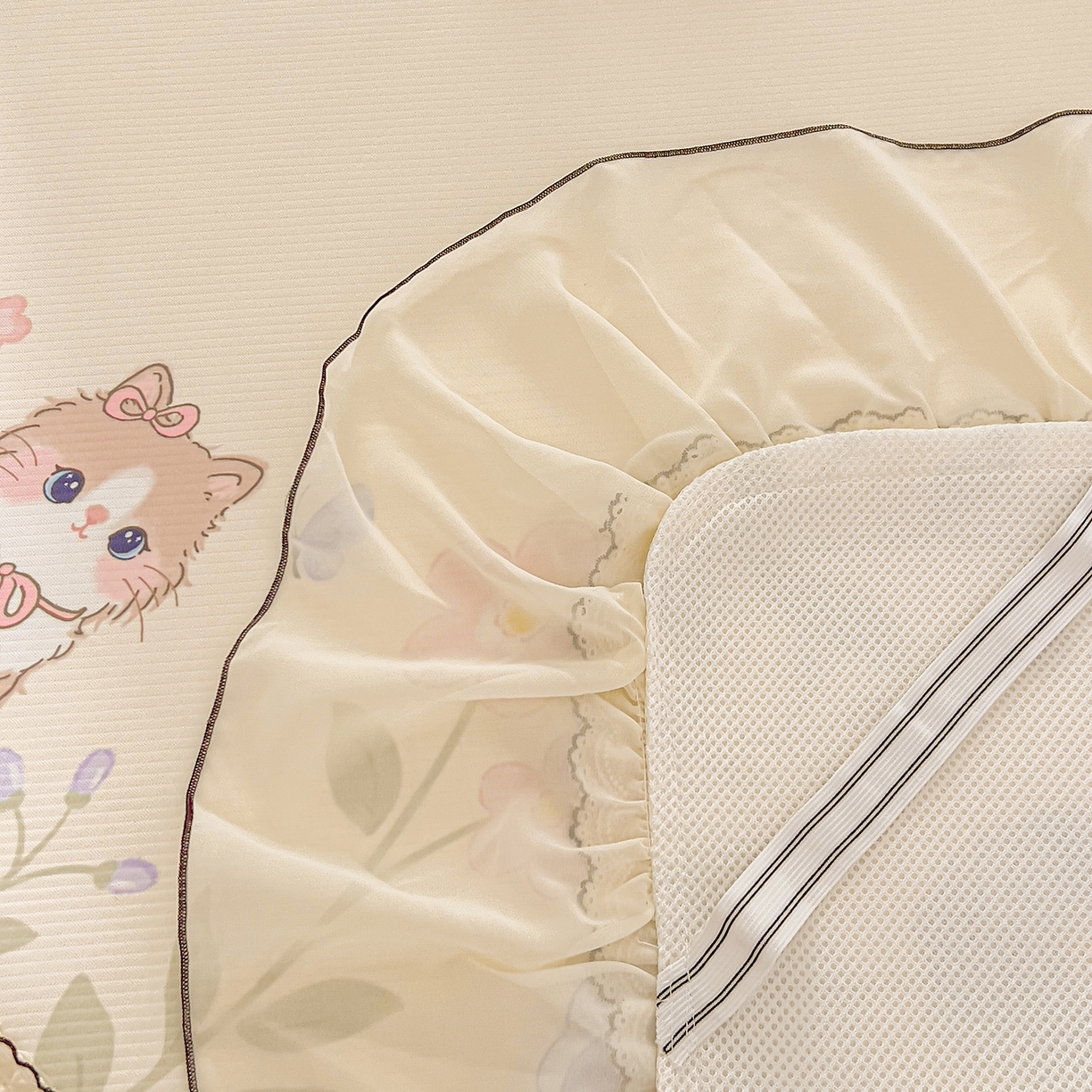 91家纺网 家纺一手货源 找家纺 川悦生活 2026新款凉豆豆凉感冰丝床裙三件套 软芙花眠