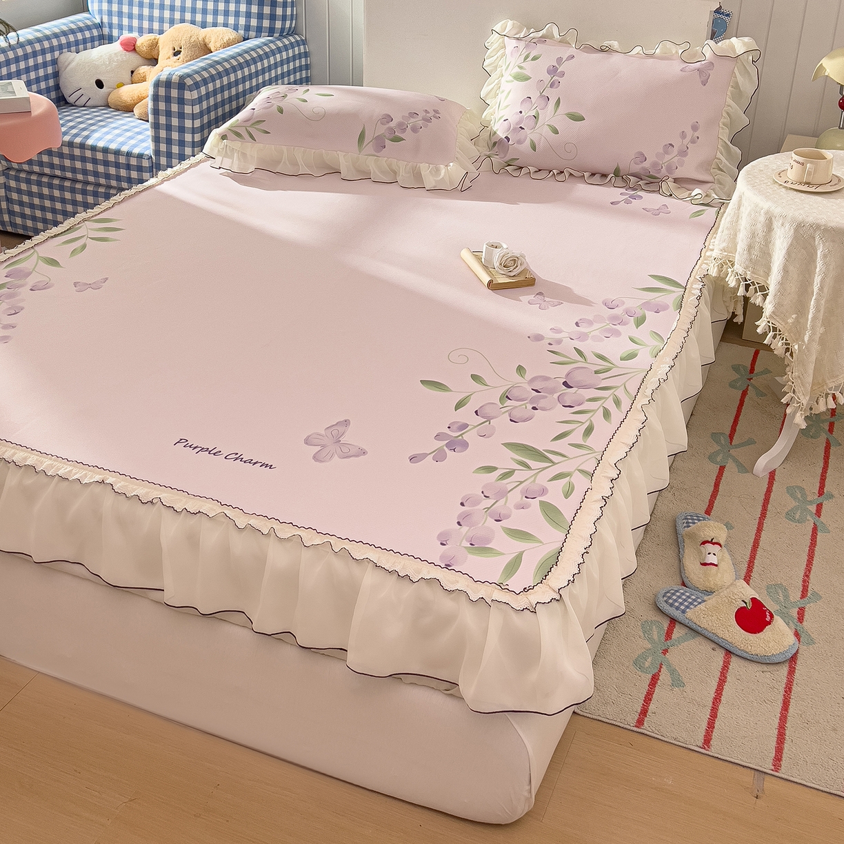 91家纺网 家纺一手货源 找家纺 川悦生活 2026新款凉豆豆凉感冰丝床裙三件套 幸福花眠