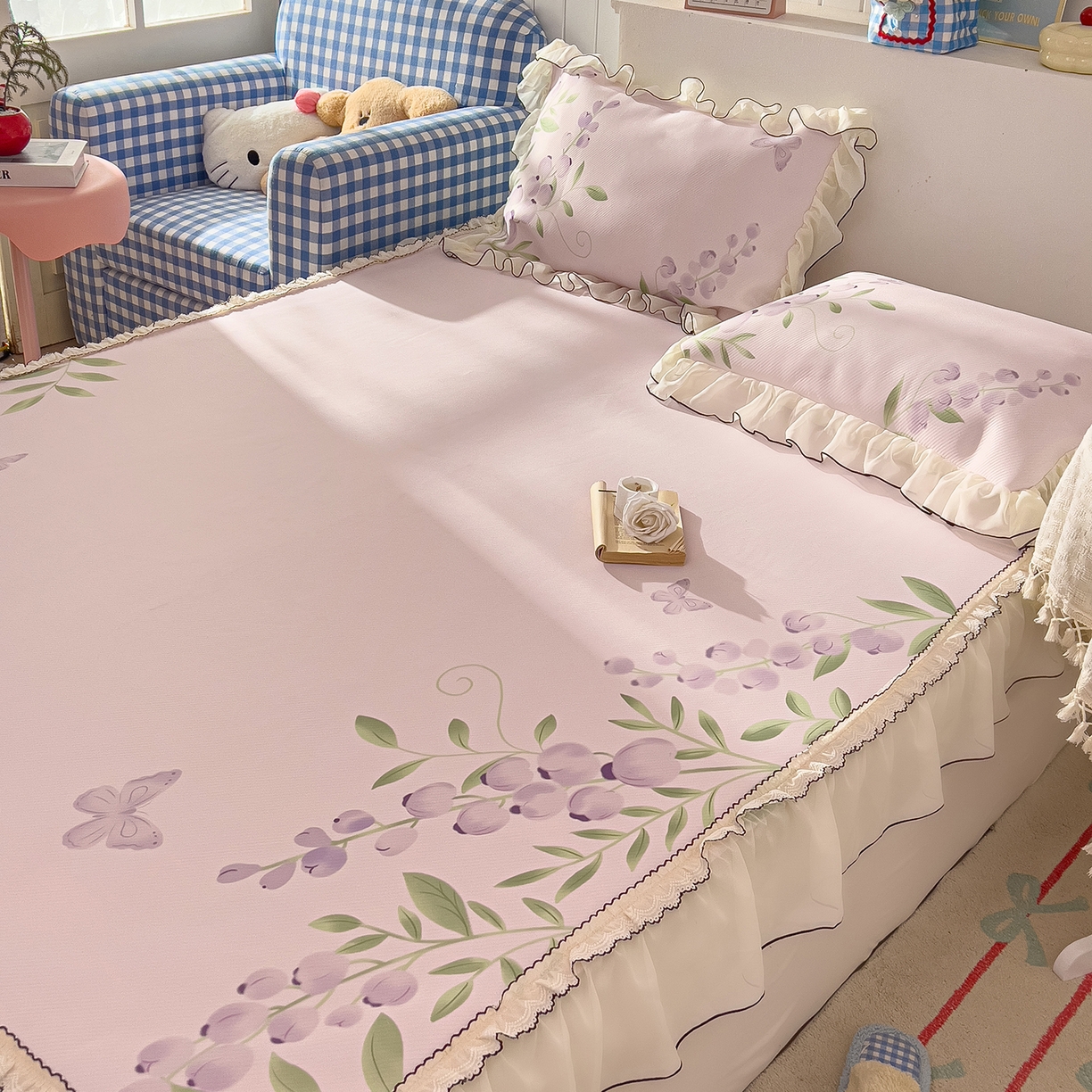 91家纺网 家纺一手货源 找家纺 川悦生活 2026新款凉豆豆凉感冰丝床裙三件套 幸福花眠