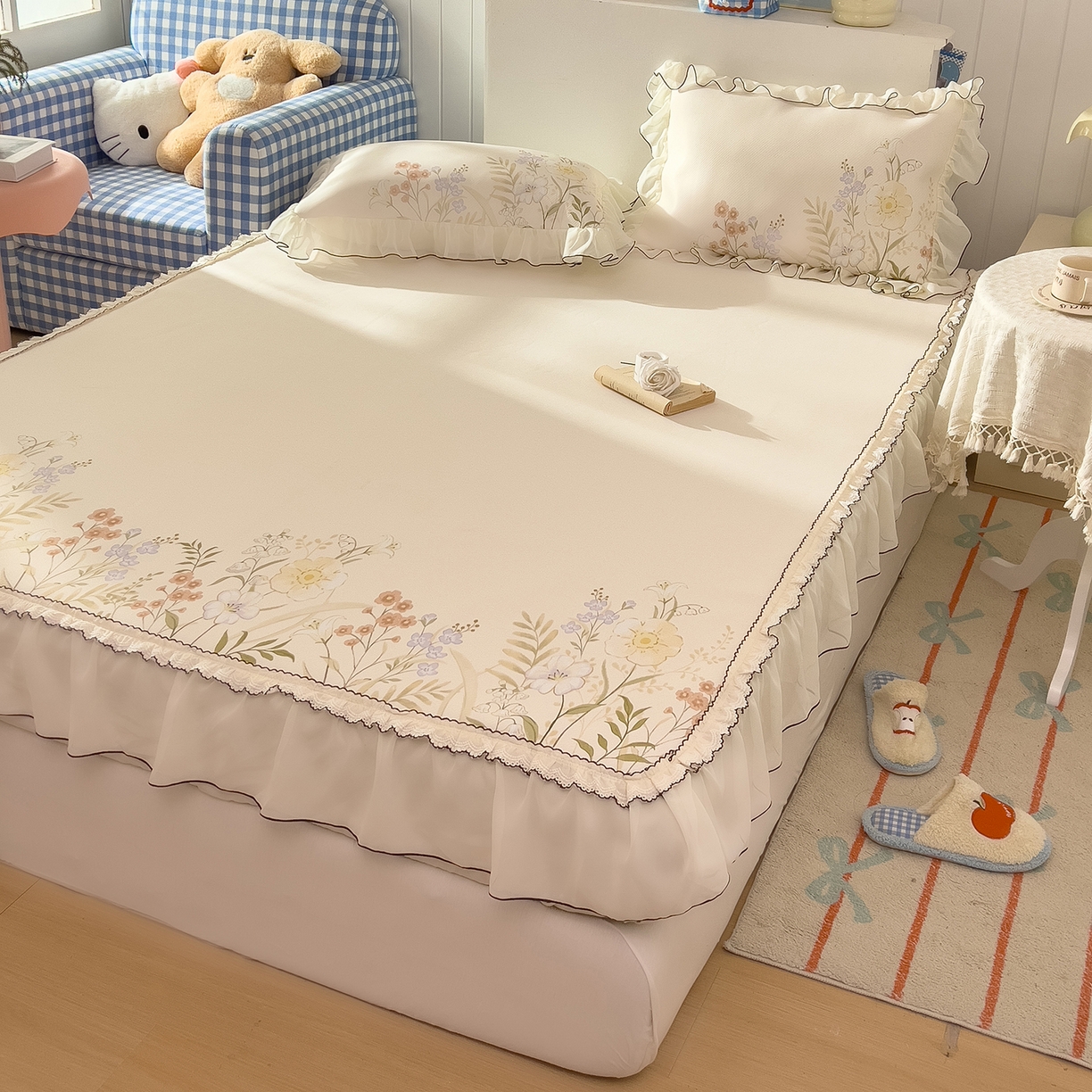 91家纺网 家纺一手货源 找家纺 川悦生活 2026新款凉豆豆凉感冰丝床裙三件套 月净花清