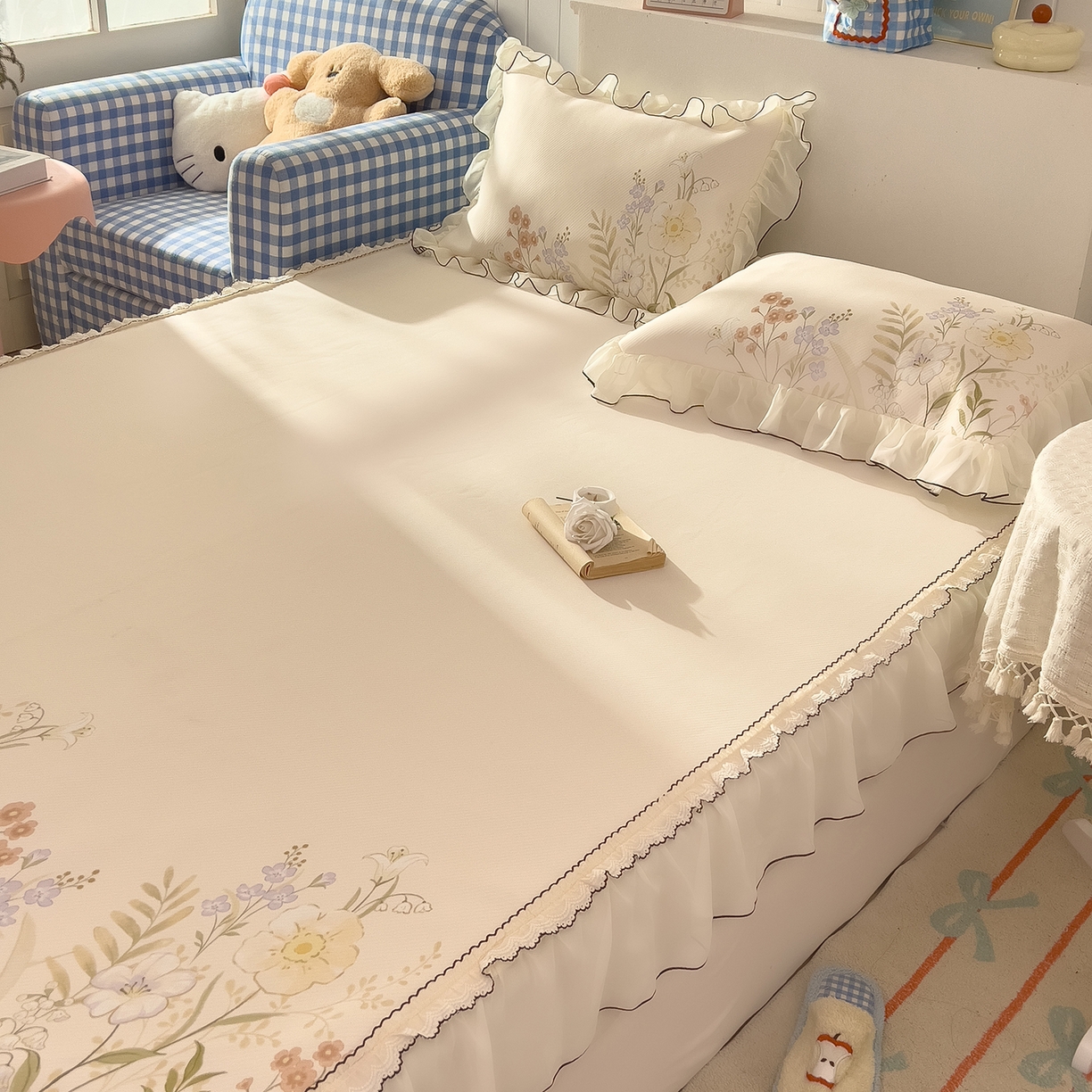 91家纺网 家纺一手货源 找家纺 川悦生活 2026新款凉豆豆凉感冰丝床裙三件套 月净花清