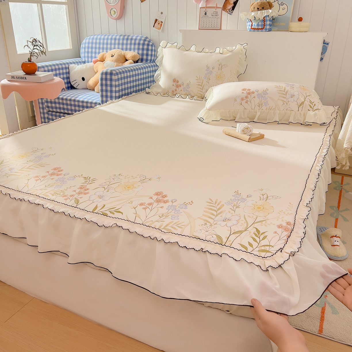 91家纺网 家纺一手货源 找家纺 川悦生活 2026新款凉豆豆凉感冰丝床裙三件套 月净花清