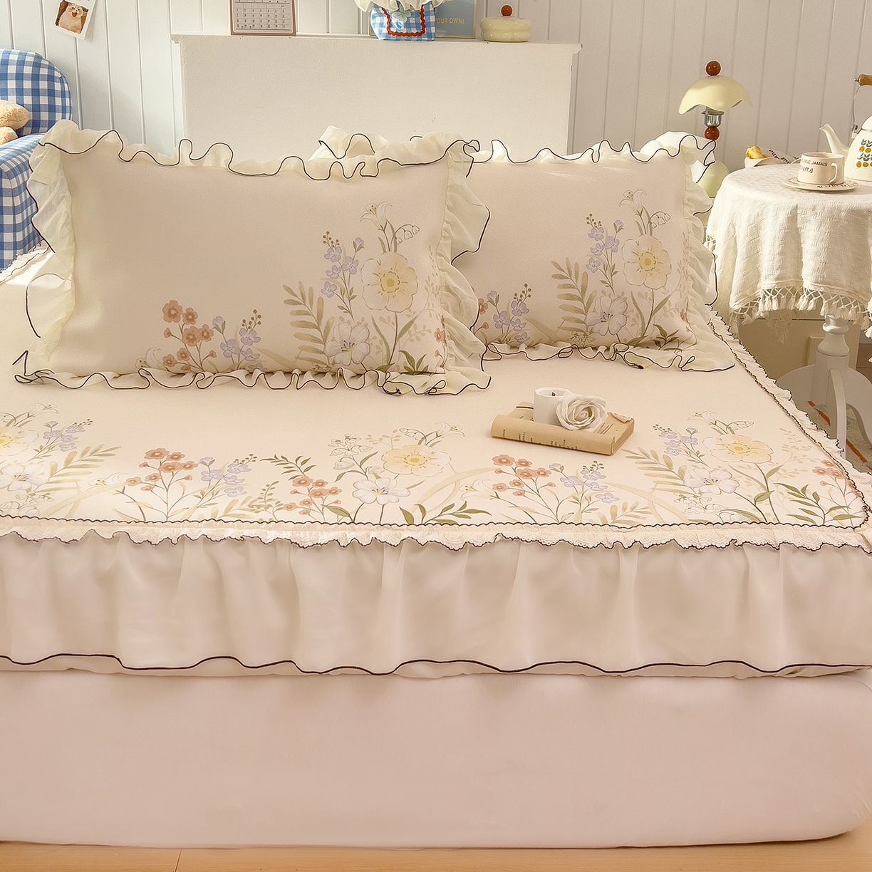 91家纺网 家纺一手货源 找家纺 川悦生活 2026新款凉豆豆凉感冰丝床裙三件套 月净花清