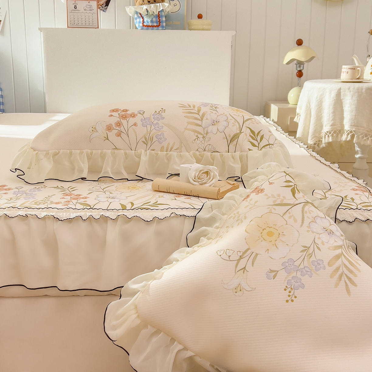 91家纺网 家纺一手货源 找家纺 川悦生活 2026新款凉豆豆凉感冰丝床裙三件套 月净花清