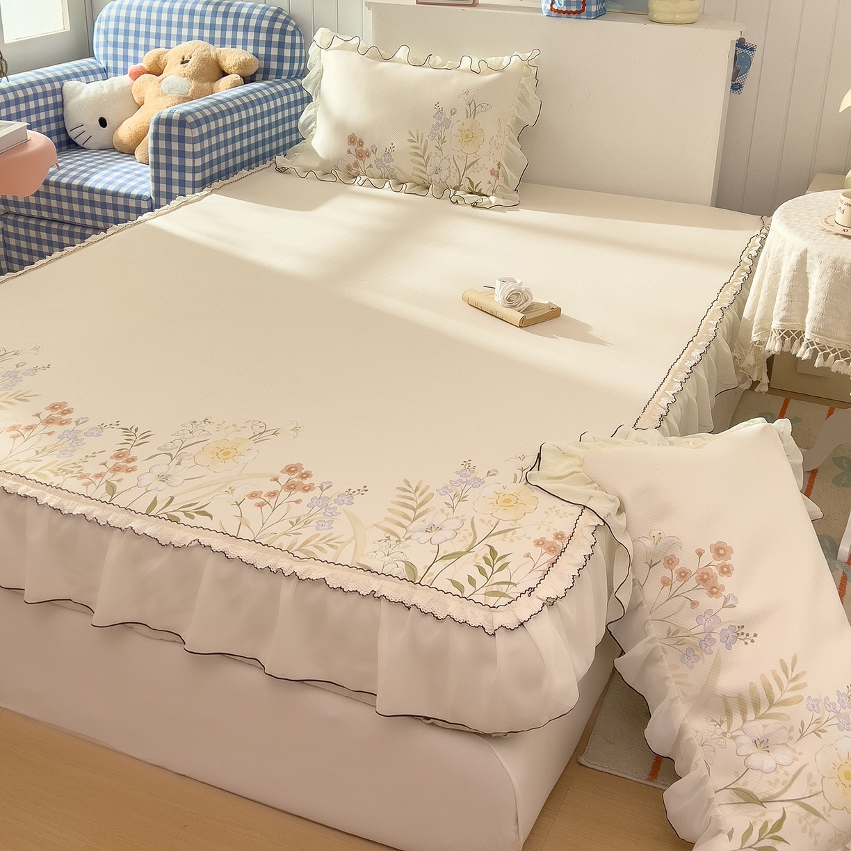 91家纺网 家纺一手货源 找家纺 川悦生活 2026新款凉豆豆凉感冰丝床裙三件套 月净花清