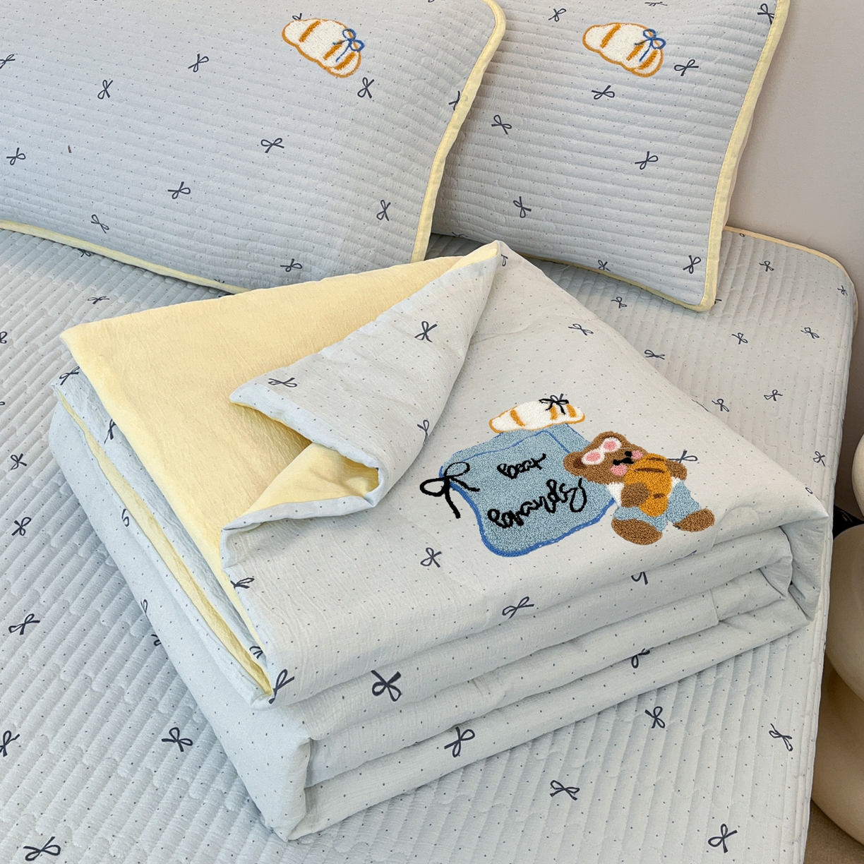 91家纺网 家纺一手货源 找家纺 （总）云玲时尚 2026新款A类云感双层纱7A抗菌夏被四件套系列