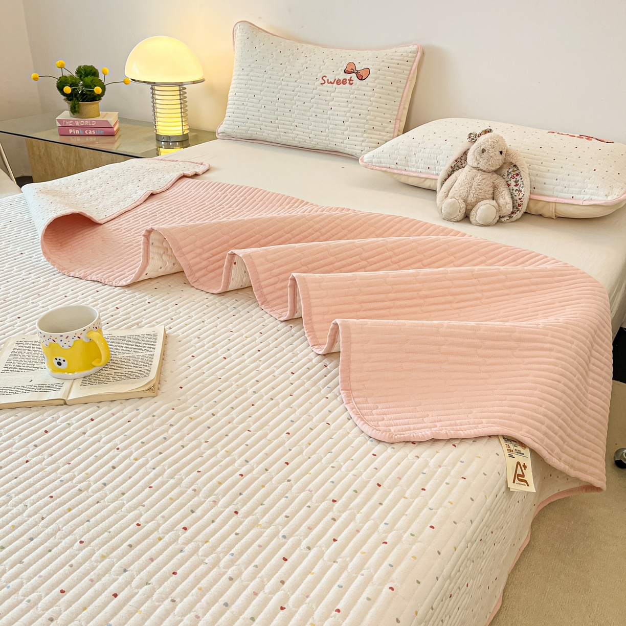 91家纺网 家纺一手货源 找家纺 云玲时尚 2026新款A类云感双层纱7A抗菌夏被四件套系列 蘑菇屋