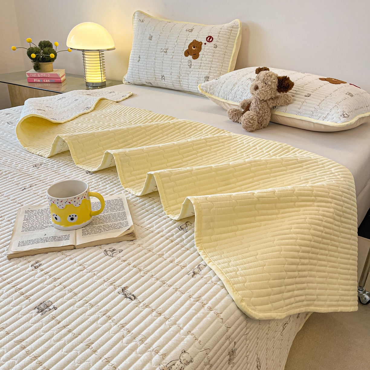 91家纺网 家纺一手货源 找家纺 云玲时尚 2026新款A类云感双层纱7A抗菌夏被四件套系列 绘本小熊