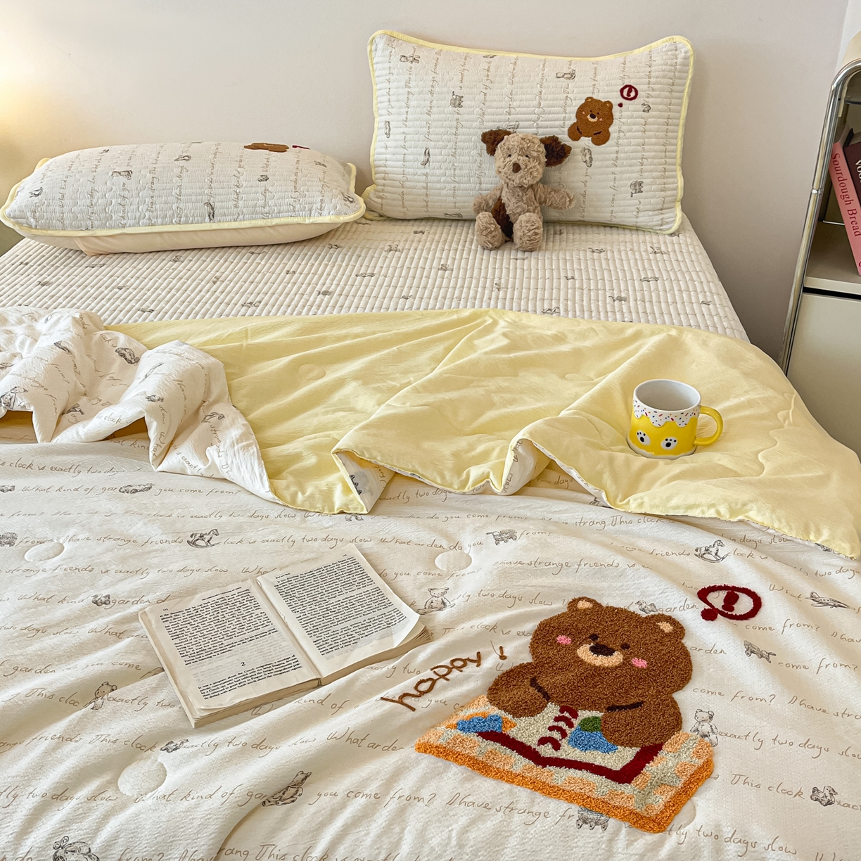 91家纺网 家纺一手货源 找家纺 云玲时尚 2026新款A类云感双层纱7A抗菌夏被四件套系列 绘本小熊