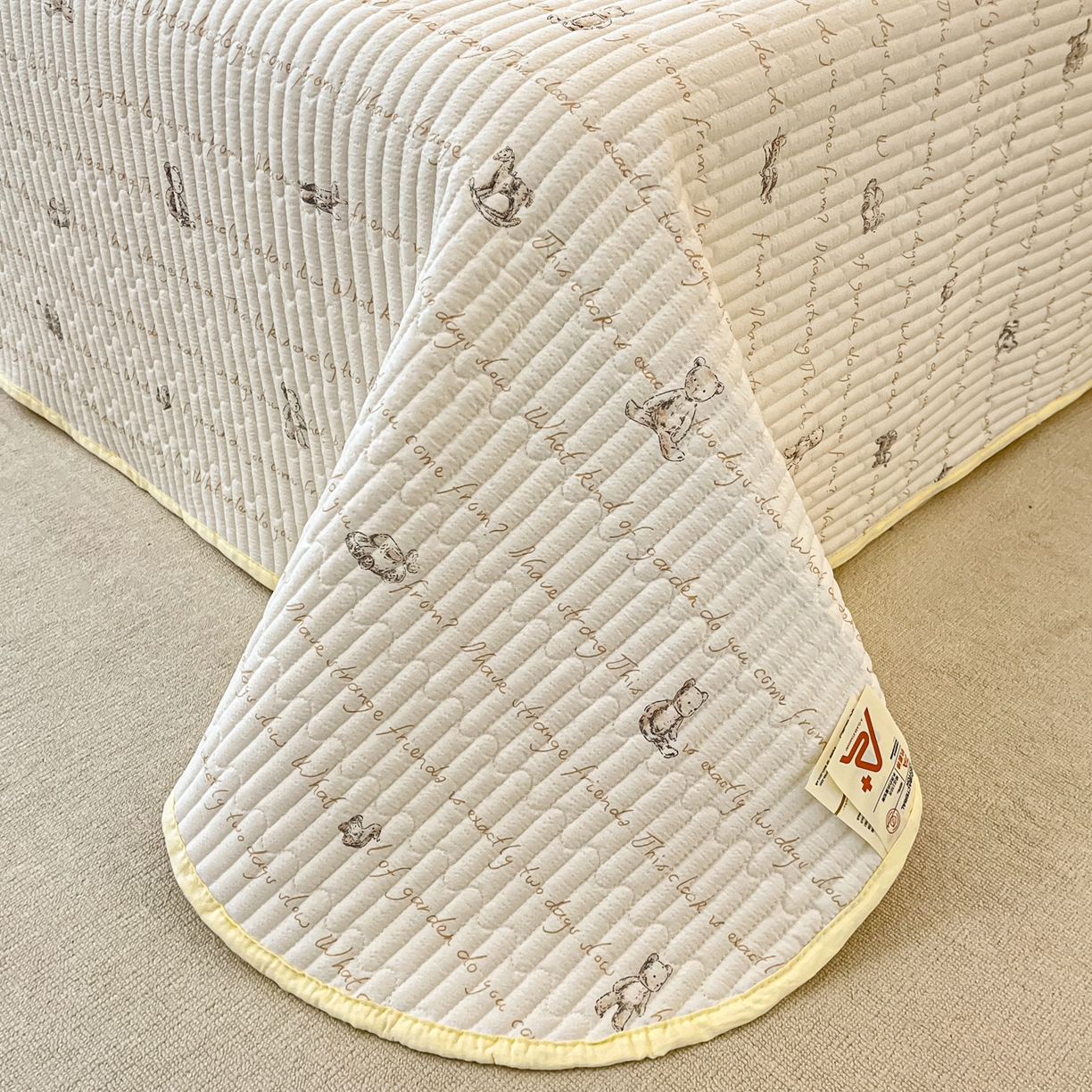 91家纺网 家纺一手货源 找家纺 云玲时尚 2026新款A类云感双层纱7A抗菌夏被四件套系列 绘本小熊