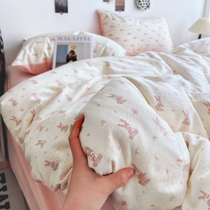 91家纺网 家纺一手货源 找家纺 朵朵家纺 2026新款高级感轻奢复古美拉德色系双层纱泡芙棉床品四件套加厚水洗双层纱软 奶芙兔