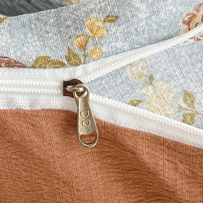 91家纺网 家纺一手货源 找家纺 朵朵家纺 2026新款高级感轻奢复古美拉德色系双层纱泡芙棉床品四件套加厚水洗双层纱软 醉玲珑